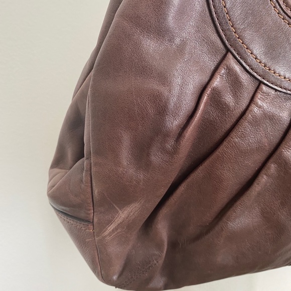 Coach leather should bag - Picture 2 of 8